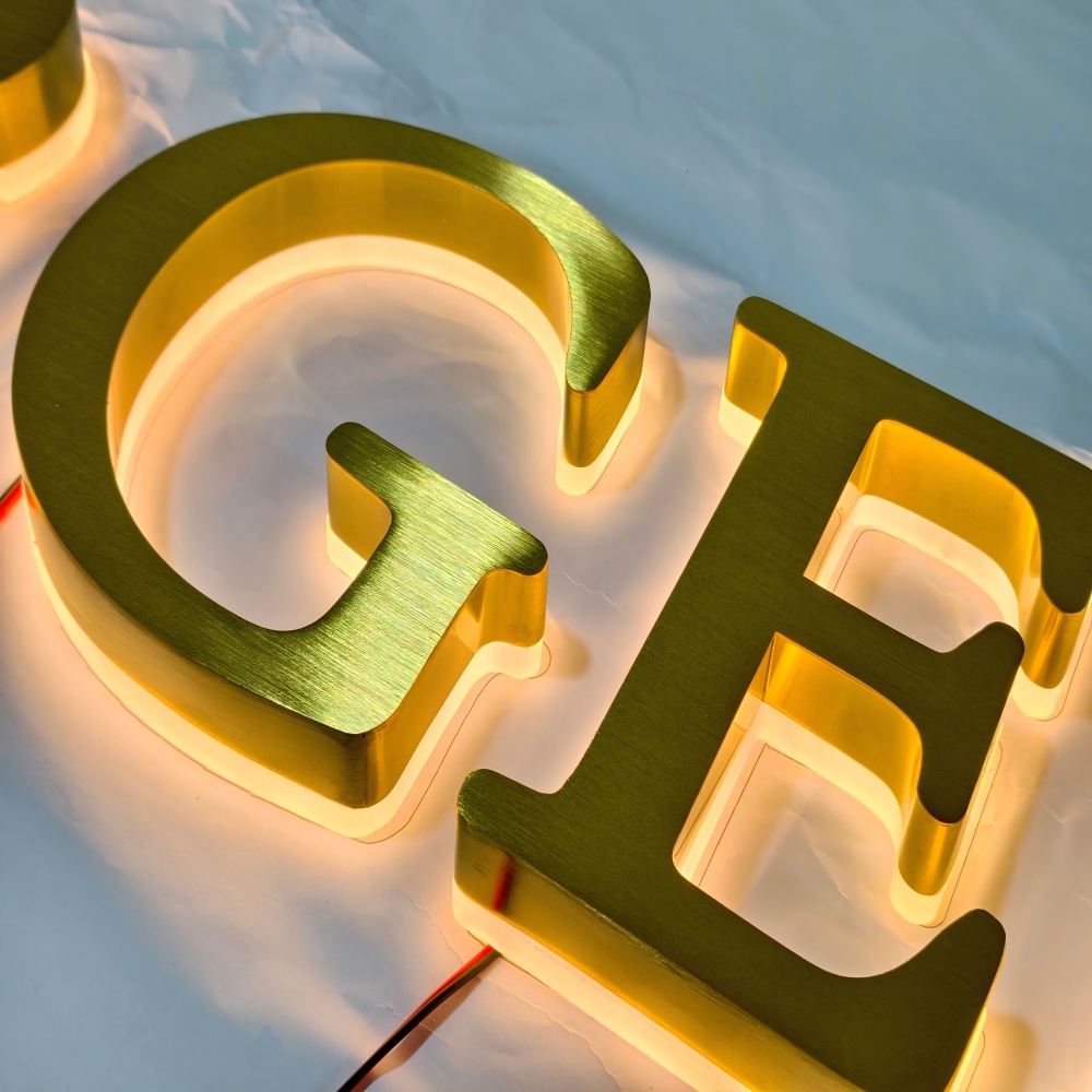 Targa con lettera a canale ill - Lighting Decor Company recensione e prezzo
